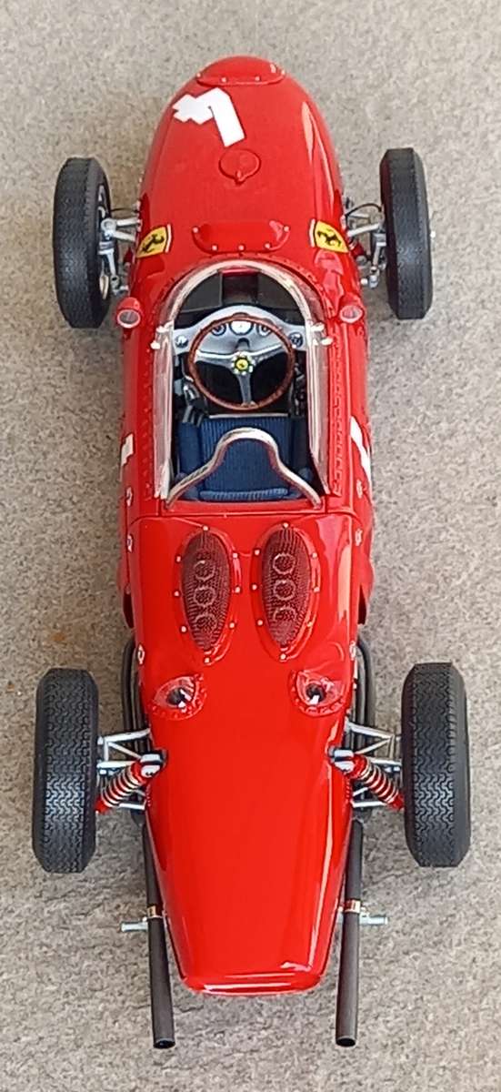 Ferrari Dino 156 - 1961 World Champion - P Hill - CMC 1/18