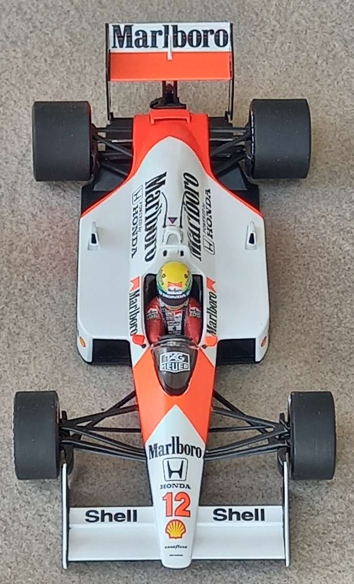 Marlboro-McLaren MP4-4 - 1988 World Champion - Senna - Minichamps 1/18