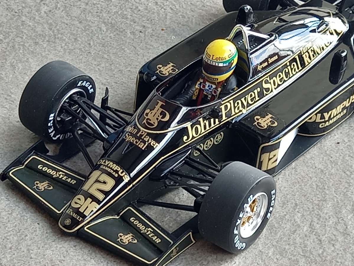 Lotus-Renault 97T - Ayrton Senna - 1985 Grand Prix winner - Minichamps 1/18