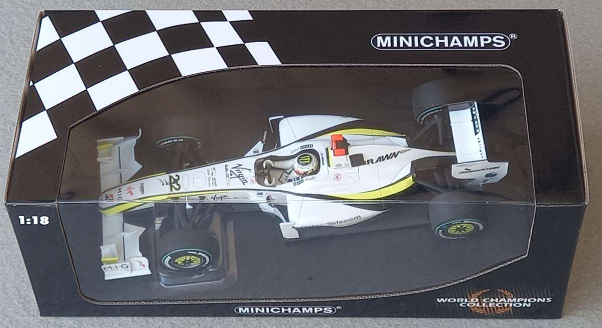 Brawn BGP001 F1 car - 2009 World Champion - Jensen Button - Minichamps 1/18