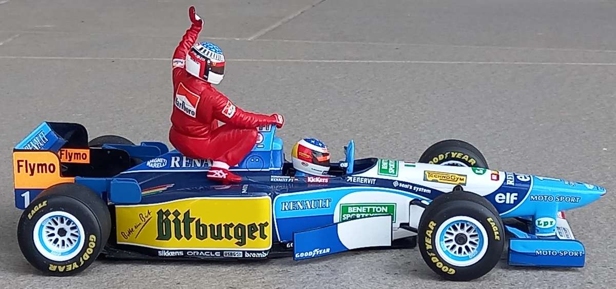 Benneton B195 taxi - 1995 World Champion Michael Schumacher / Alesi (Ferrari) taxi - Minichamps 1/18