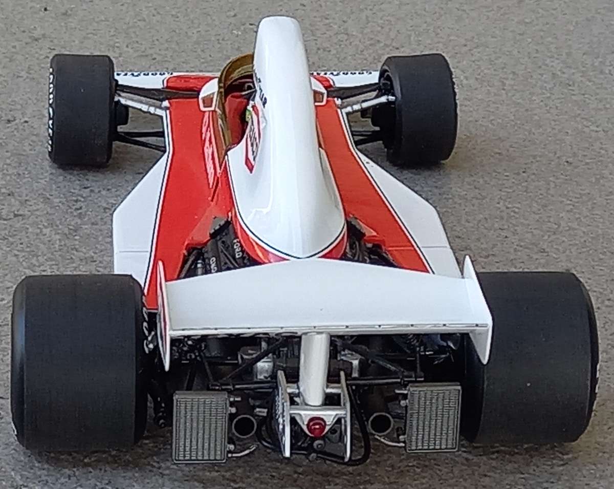 Marlboro-McLaren M23 - Fittipaldi - 1974 World Champion - Minichamps 1/18