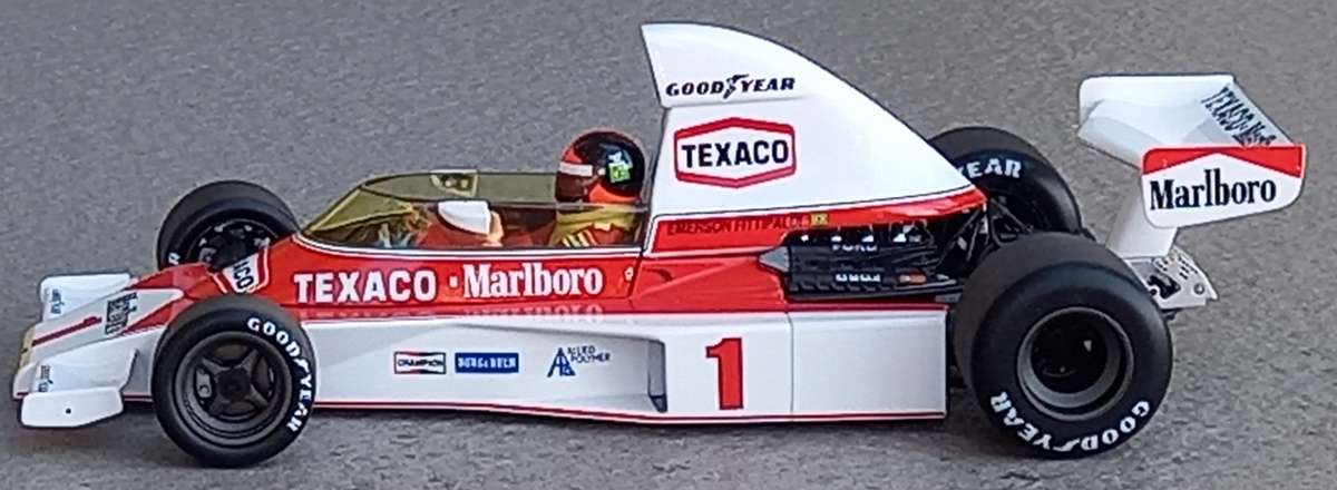 Marlboro-McLaren M23 - Fittipaldi - 1974 World Champion - Minichamps 1/18