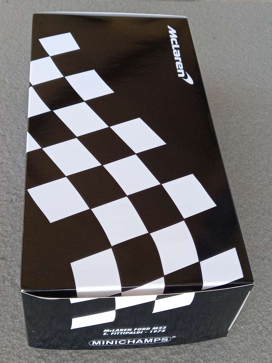 Marlboro-McLaren M23 - Fittipaldi - 1974 World Champion - Minichamps 1/18