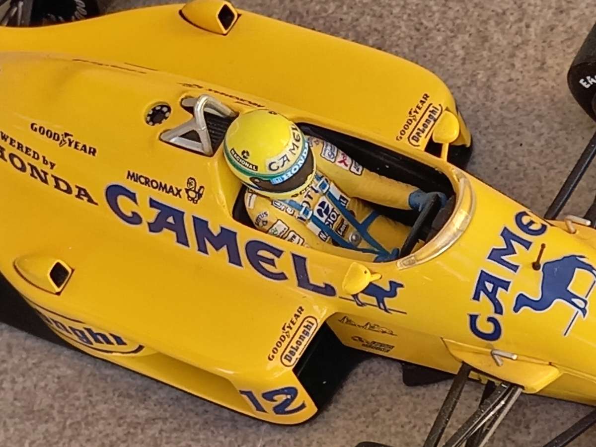 Lotus-Honda 99T - Senna - 1987 - Minichamps 1/18