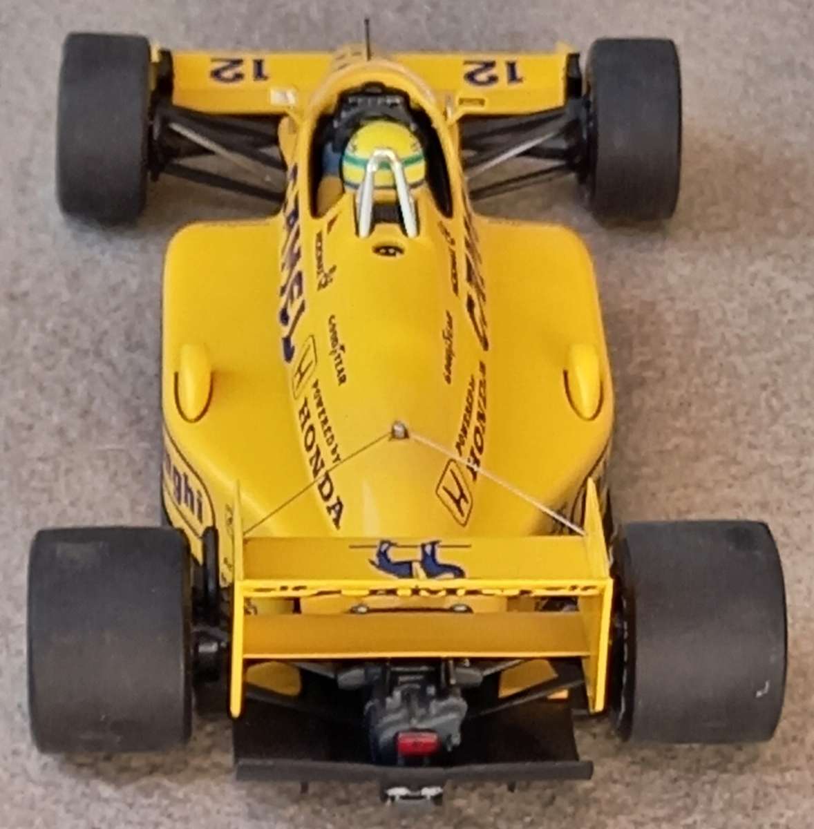 Lotus-Honda 99T - Senna - 1987 - Minichamps 1/18
