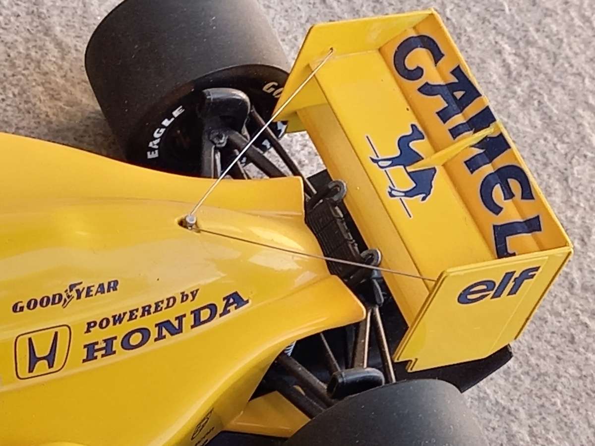 Lotus-Honda 99T - Senna - 1987 - Minichamps 1/18