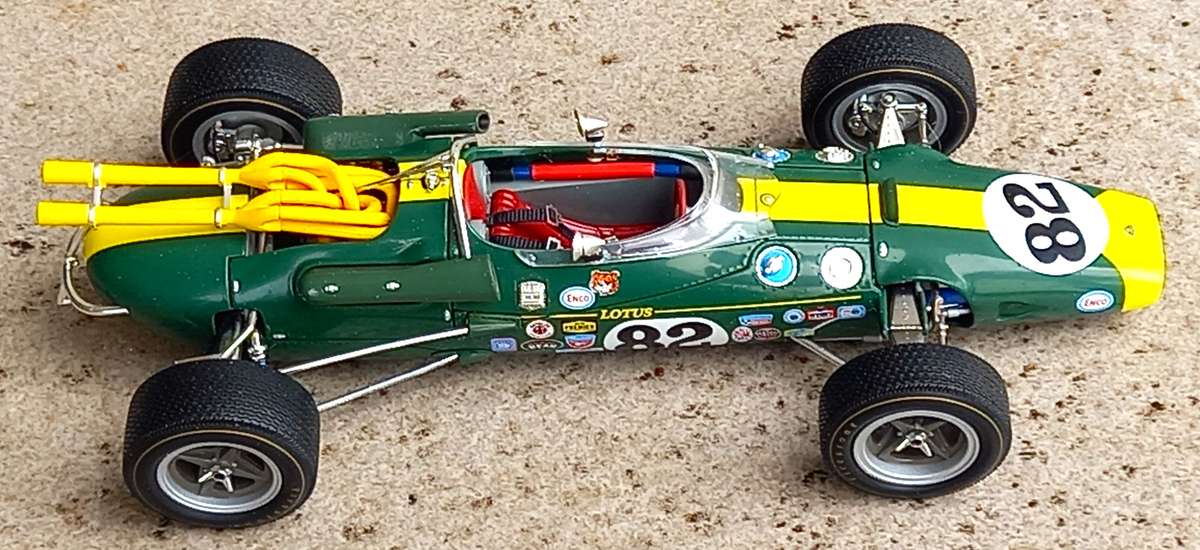 Lotus 38 - Jim Clark - 1965 Indianapolis 500 winner - Carousel 1/18