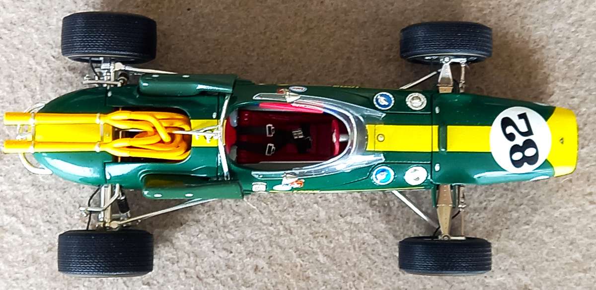 Lotus 38 - Jim Clark - 1965 Indianapolis 500 winner - Carousel 1/18