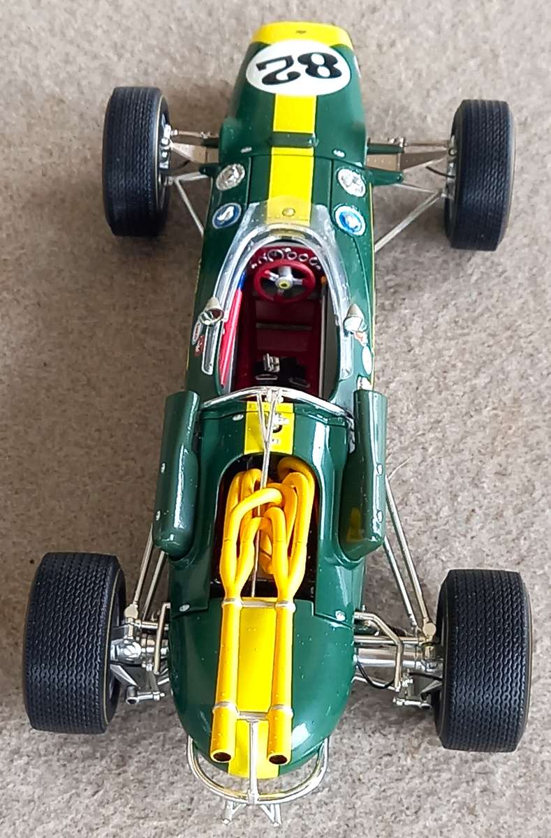 Lotus 38 - Jim Clark - 1965 Indianapolis 500 winner - Carousel 1/18