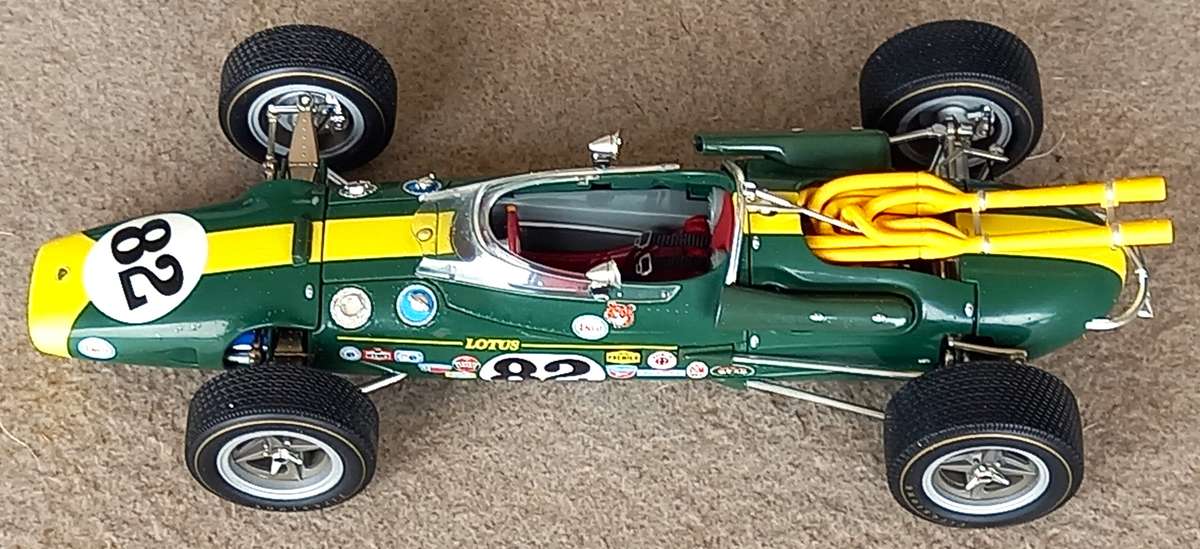 Lotus 38 - Jim Clark - 1965 Indianapolis 500 winner - Carousel 1/18