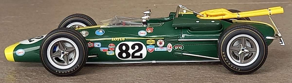 Lotus 38 - Jim Clark - 1965 Indianapolis 500 winner - Carousel 1/18