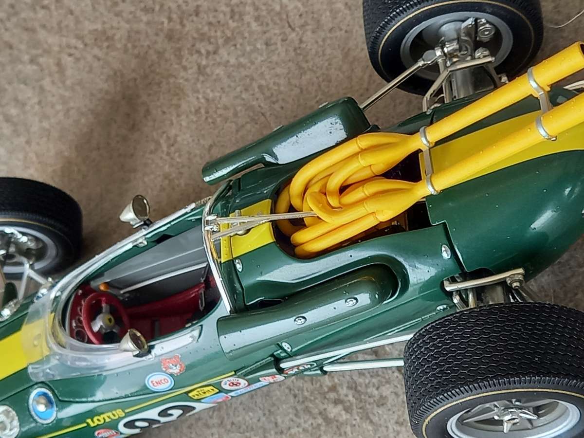 Lotus 38 - Jim Clark - 1965 Indianapolis 500 winner - Carousel 1/18