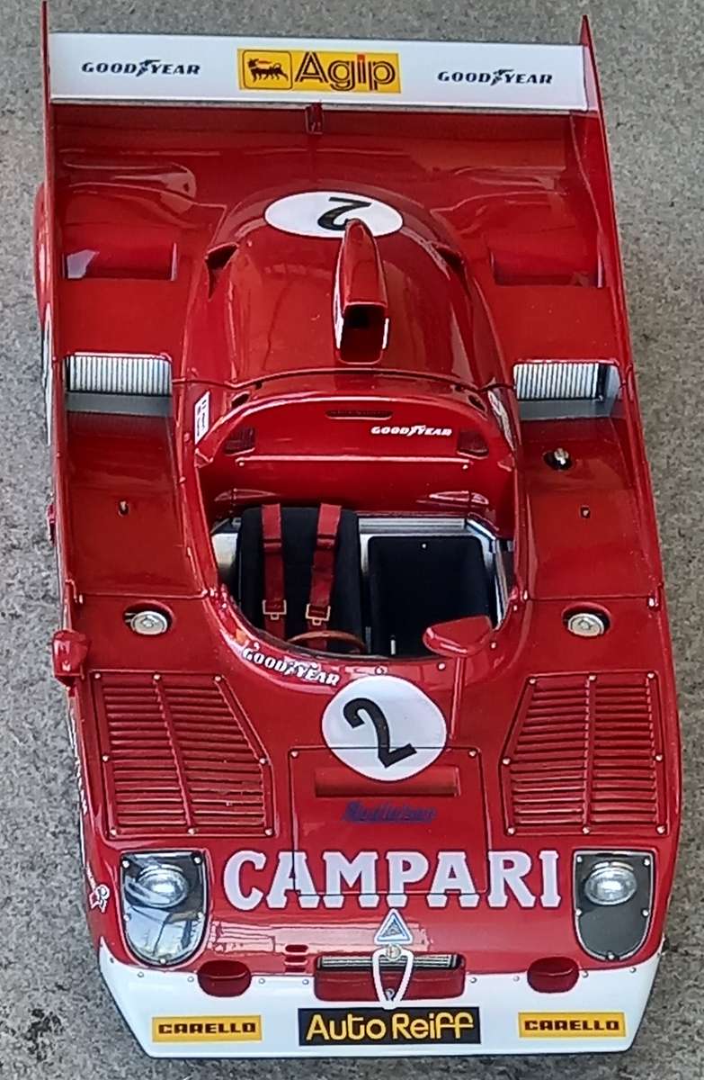 Alfa-Romeo 33 TT 12 - 1975 World Champion sportscar - Autoart 1/18
