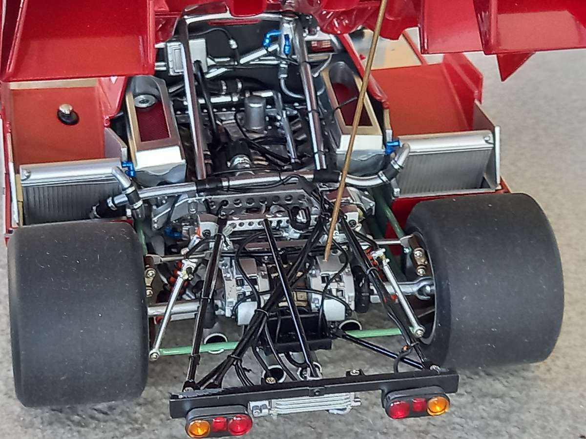 Alfa-Romeo 33 TT 12 - 1975 World Champion sportscar - Autoart 1/18