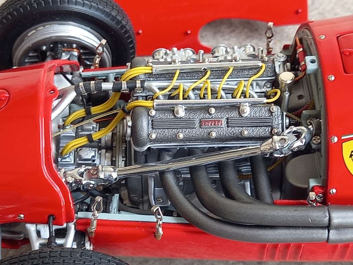 Ferrari Tipo 500 - Ascari - 1952/53 World Champion - CMC 1/18