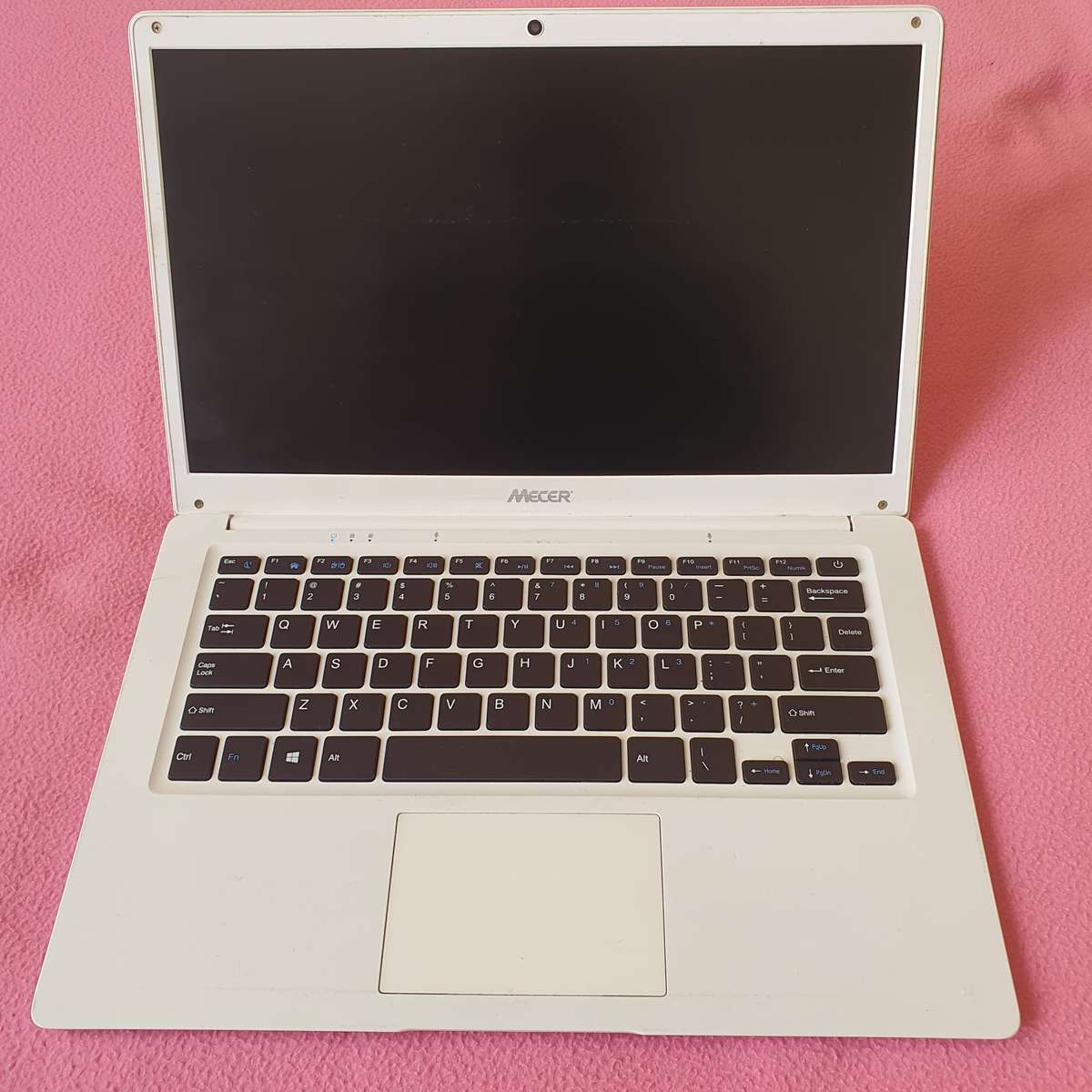 Mecer Z140C | Intel Atom x5-Z8350| 1.44GHz| 2GB RAM| 32GB eMMC Storage| 14.0 Inch (1366x768) LCD