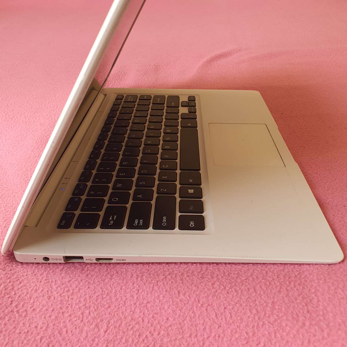 Mecer Z140C | Intel Atom x5-Z8350| 1.44GHz| 2GB RAM| 32GB eMMC Storage| 14.0 Inch (1366x768) LCD