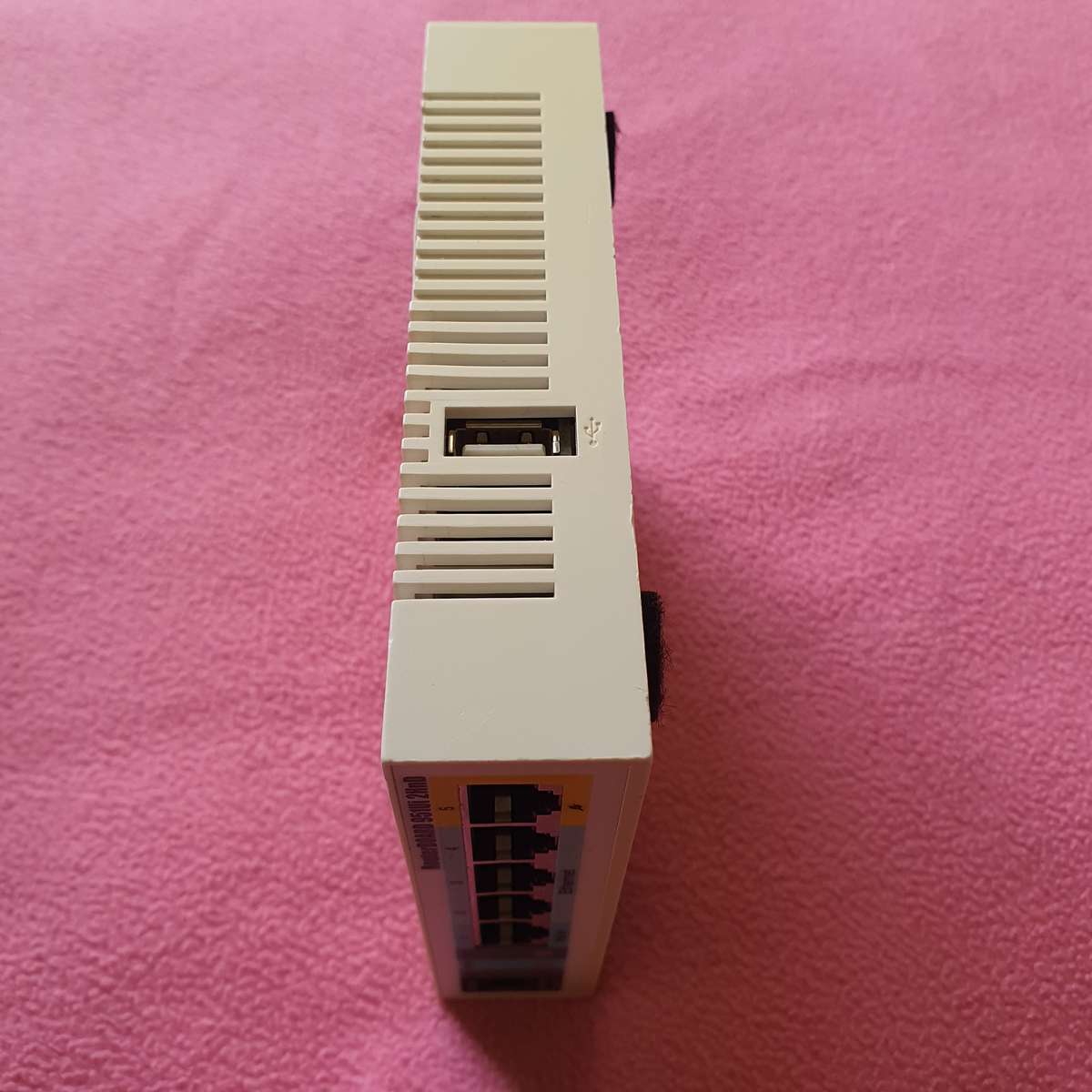 MikroTik (RB951Ui-2HnD)