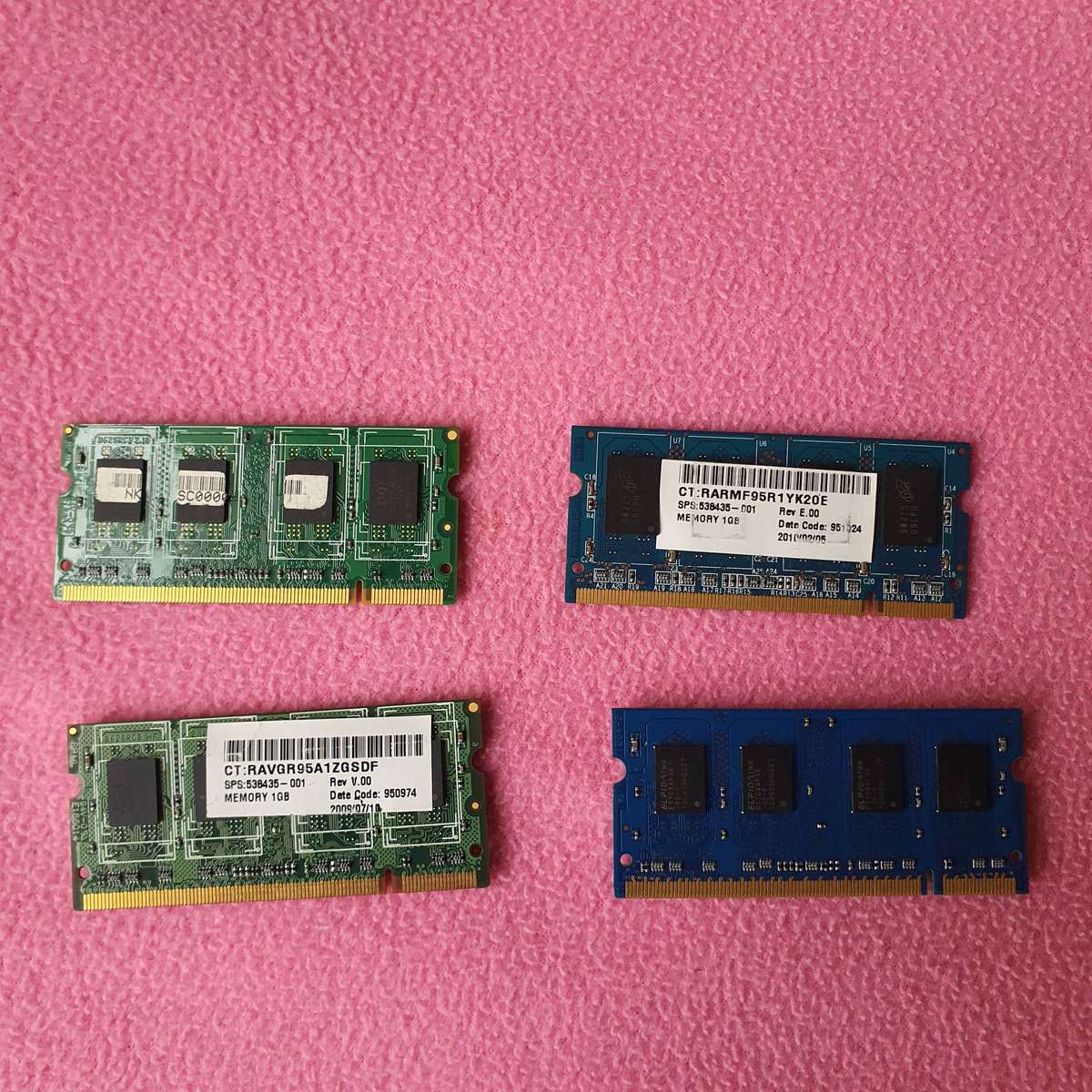 Assorted | 1GB DDR2 | 200Pins (Laptop RAM)