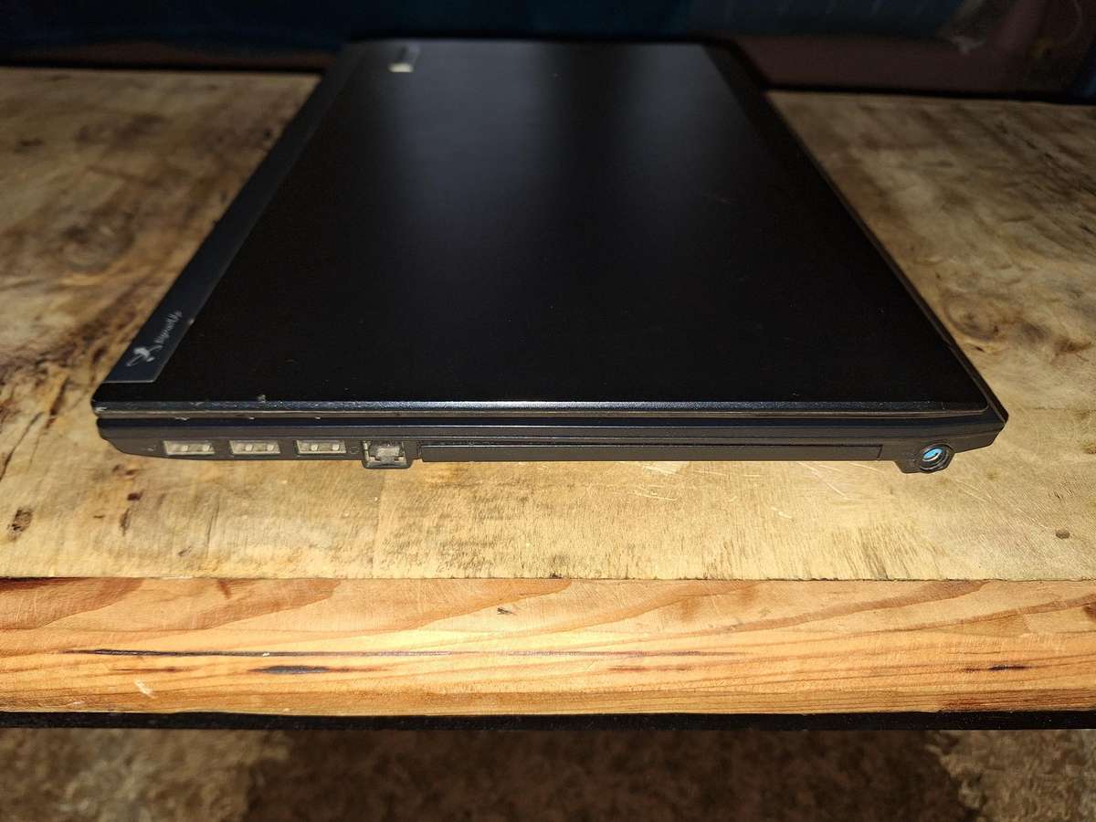  Acer TravelMate 8572G  Core i5 | NVIDIA GT 330M | 8GB RAM | For Spares or Parts 