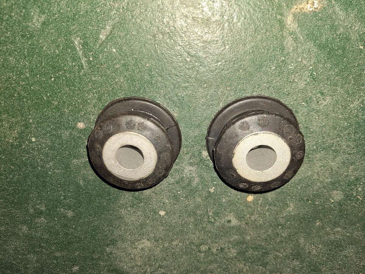 golf 4 front sub frames bushes left and right