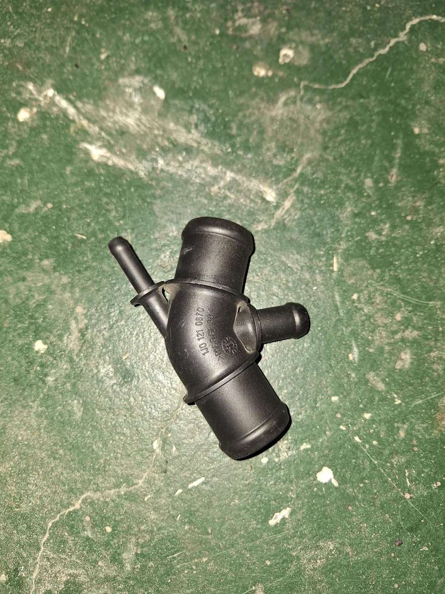 GOLF 4 1.8T WATER PIPE FITTINGS