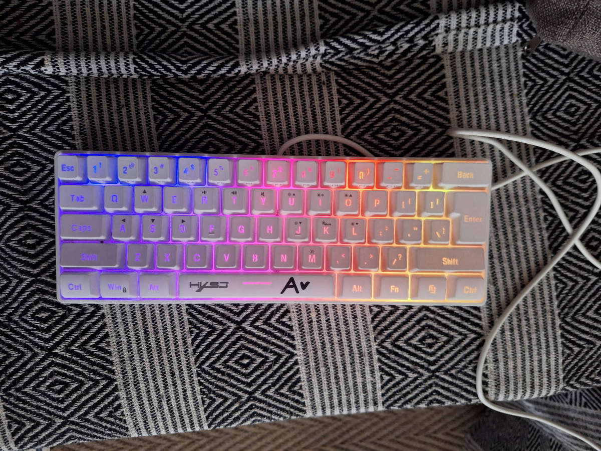  HY-SJ V700 RGB Wired Gaming Keyboard