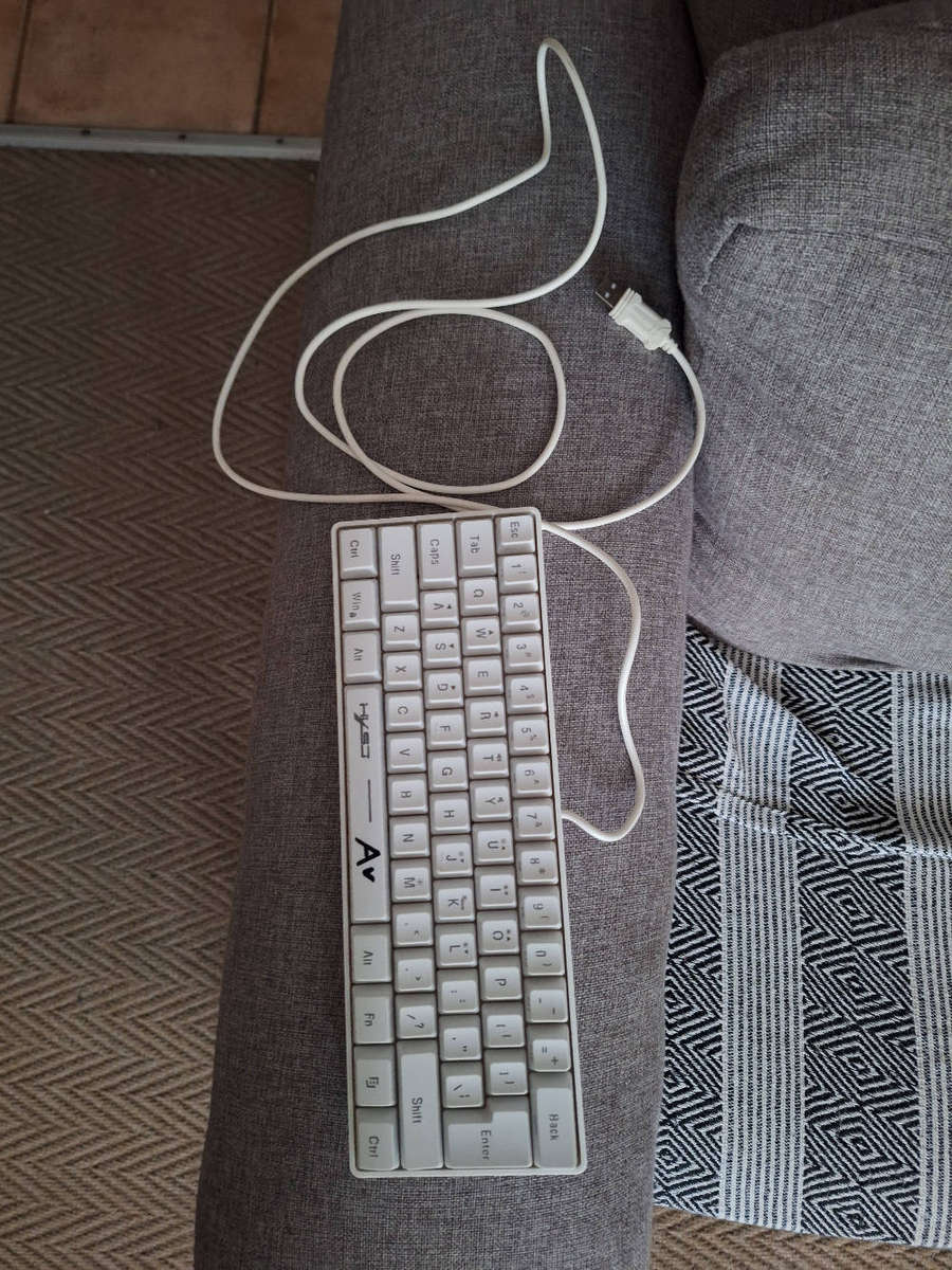  HY-SJ V700 RGB Wired Gaming Keyboard