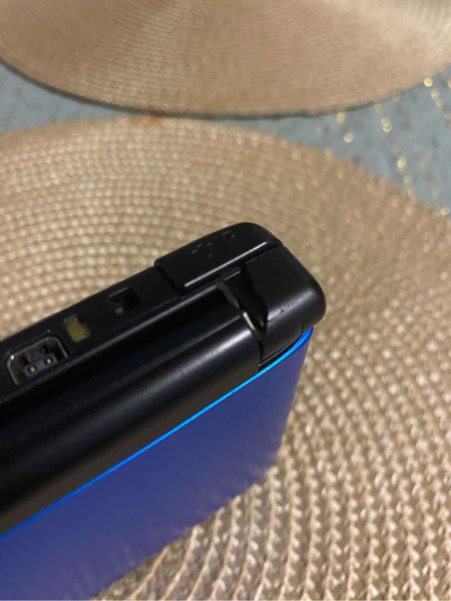 Nintendo 3DS XL Console & Pokemon Y bundle