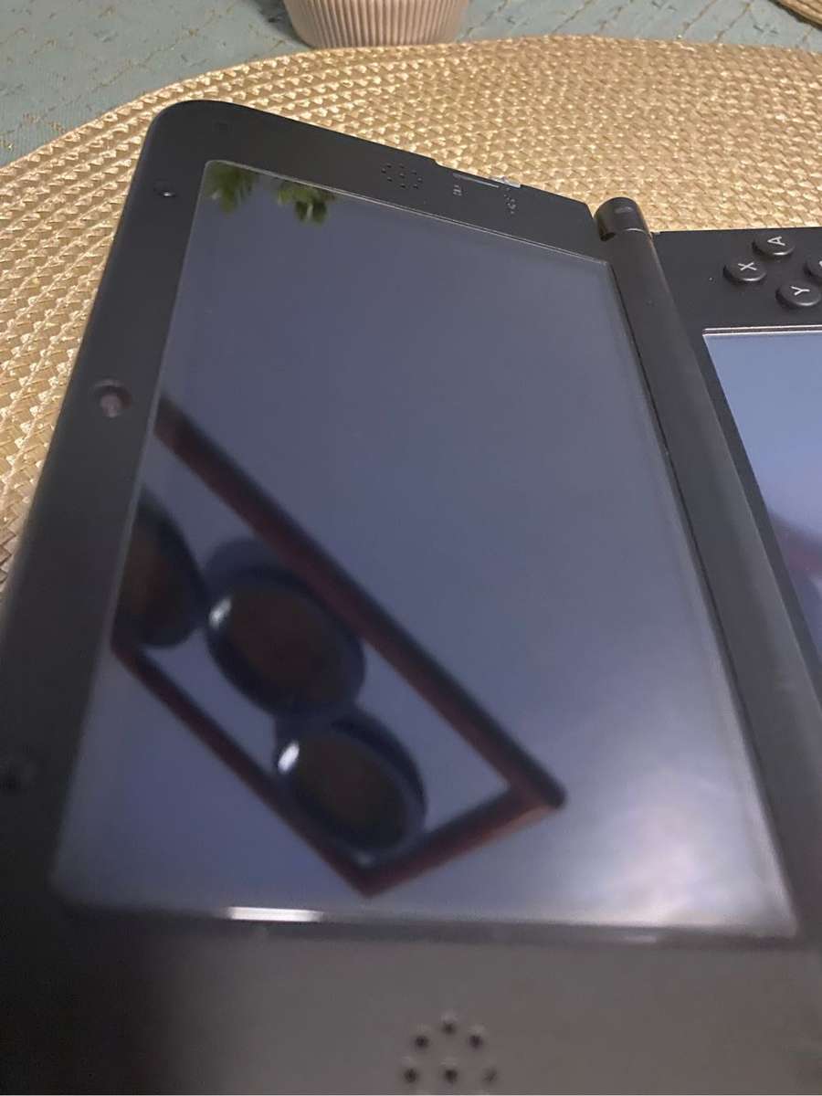 Nintendo 3DS XL Console & Pokemon Y bundle