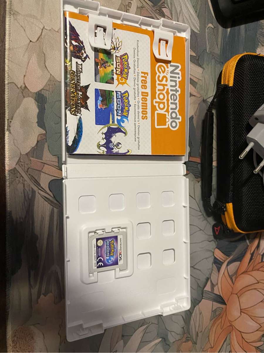 Nintendo 2DS XL Console and Pokemon Moon bundle