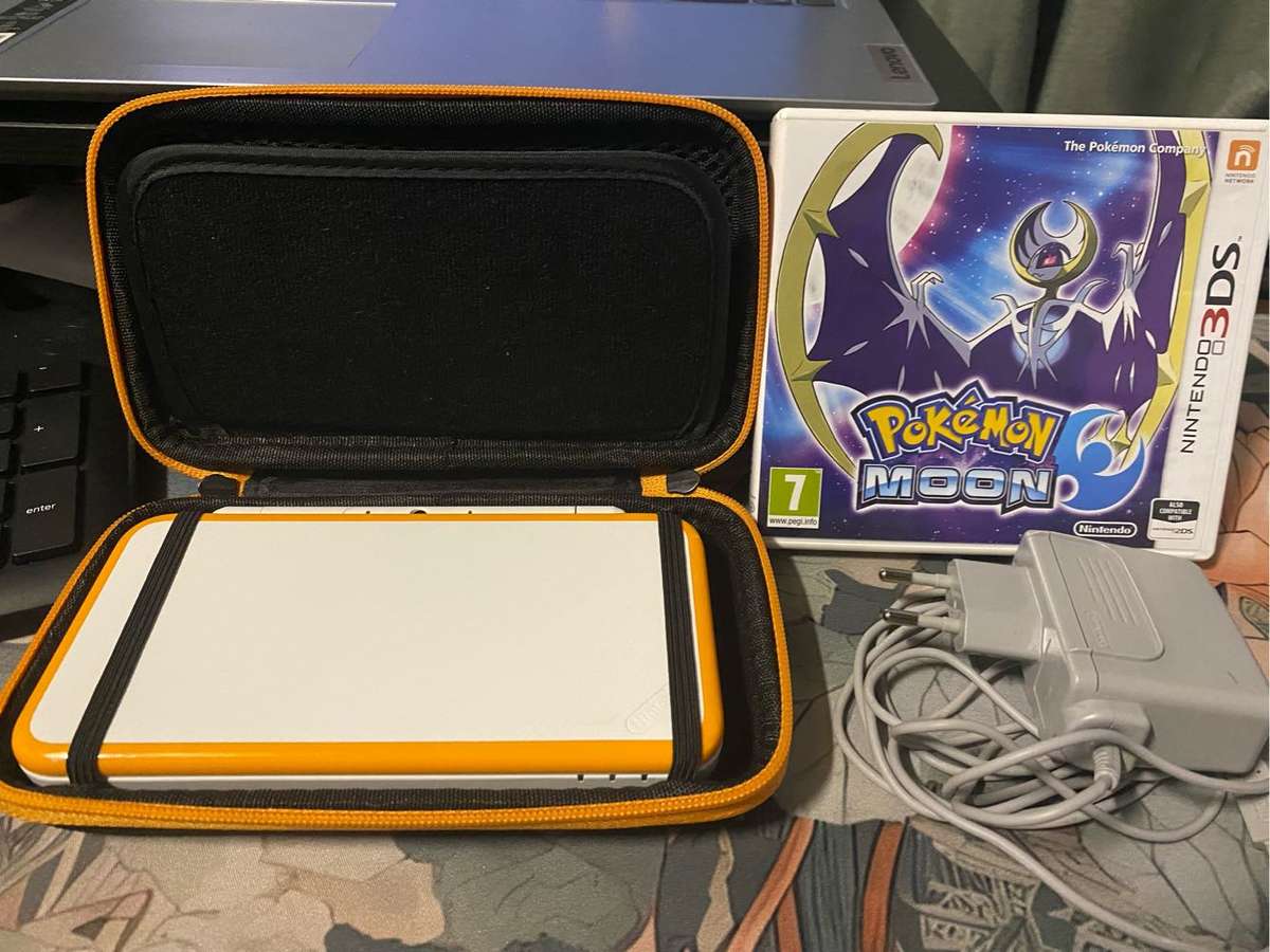 Nintendo 2DS XL Console and Pokemon Moon bundle