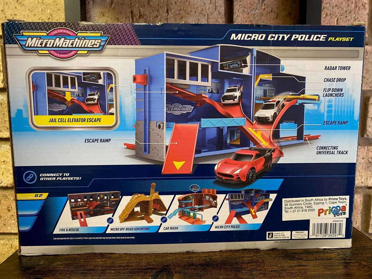 Micro Machines Micro City Police Expanding Playset