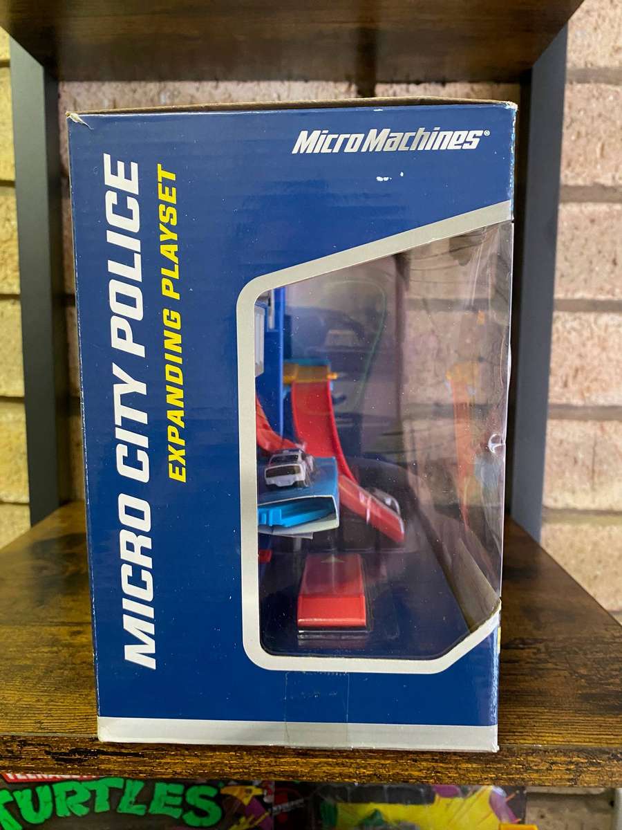 Micro Machines Micro City Police Expanding Playset
