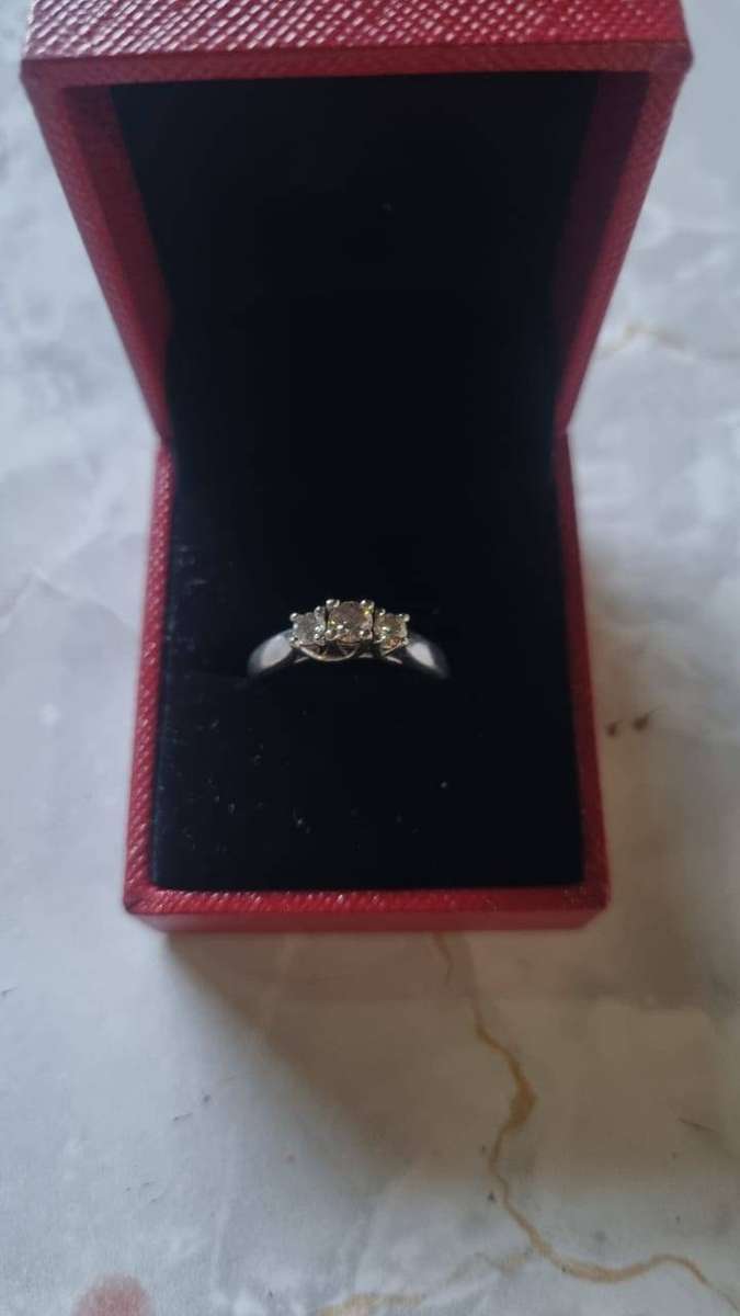 Broken Hearts Dream - Sterns 18 ct White Gold Ring set with 3 Diamonds and Engraved FOREVER