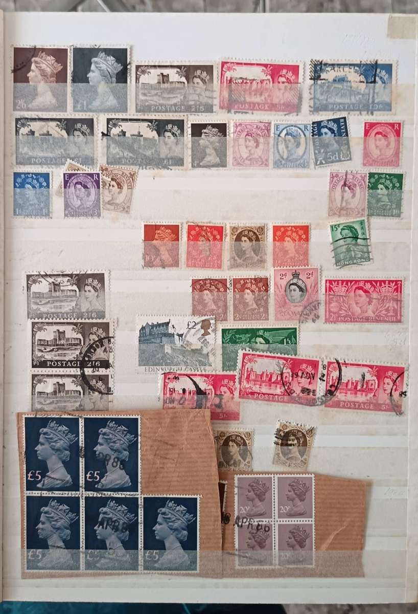 MIXED LOT OF WORLD STAMPS IN ALBUM