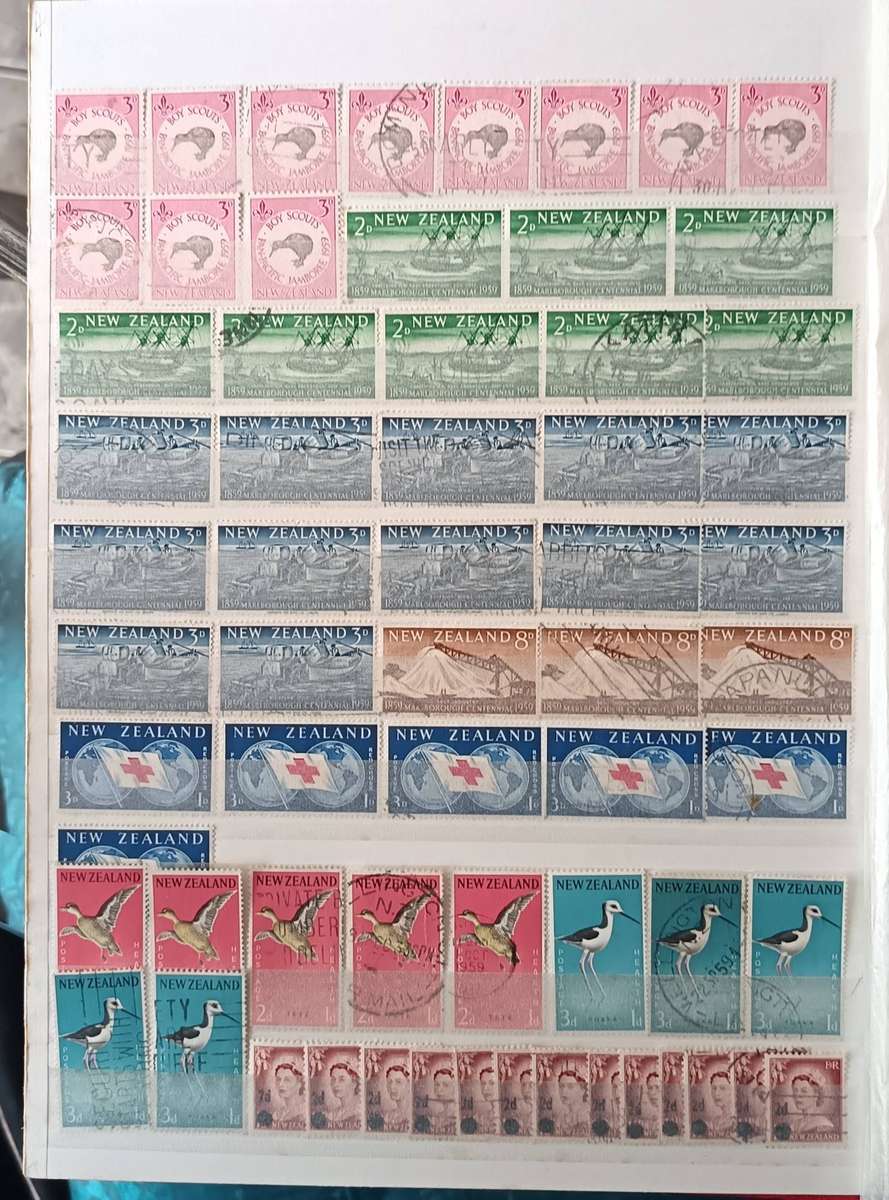 MIXED LOT OF WORLD STAMPS IN ALBUM