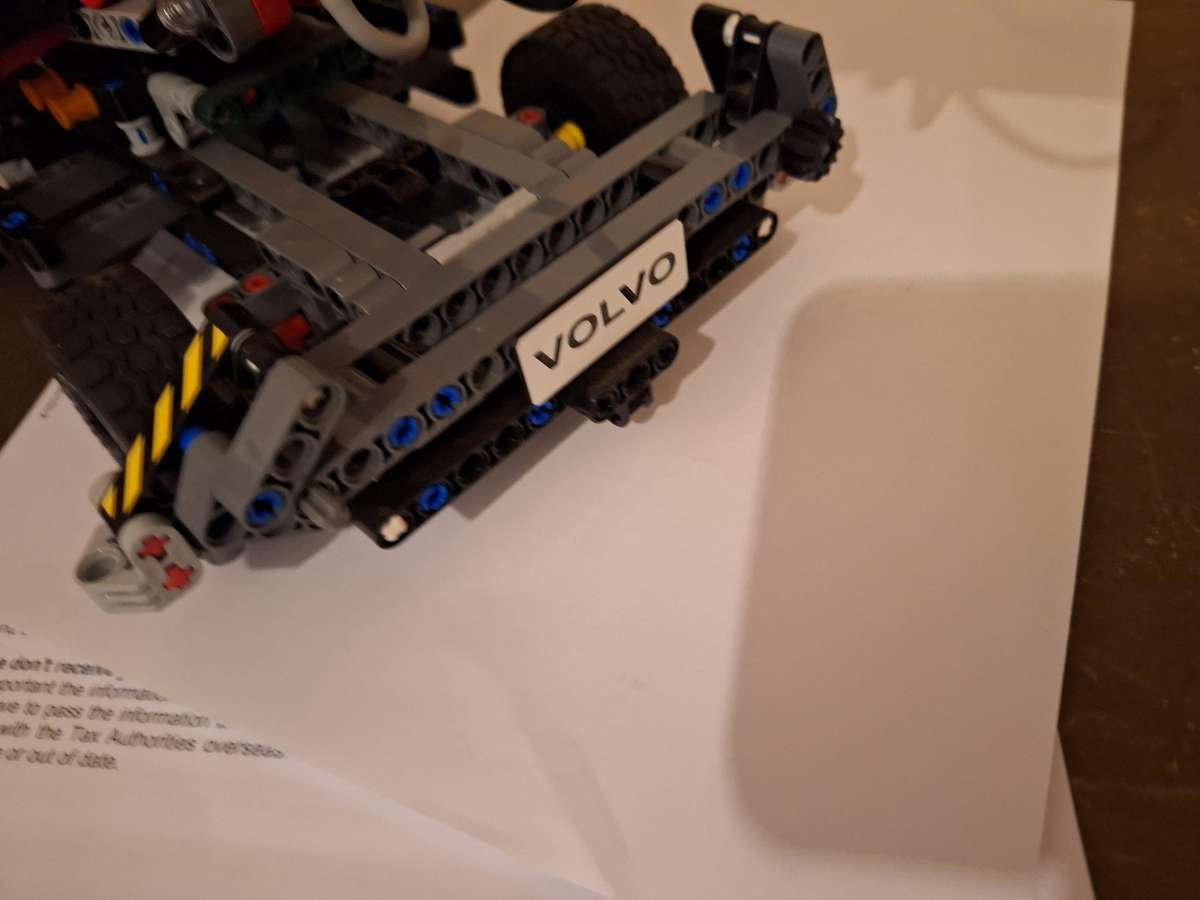 LEGO TECHNIC 42144 HANDLER CRANE MODEL BUILDING