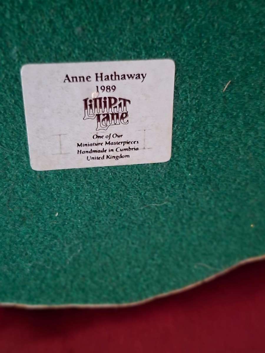 LILLIPUT LANE HOUSE ANNE HATHAWAY