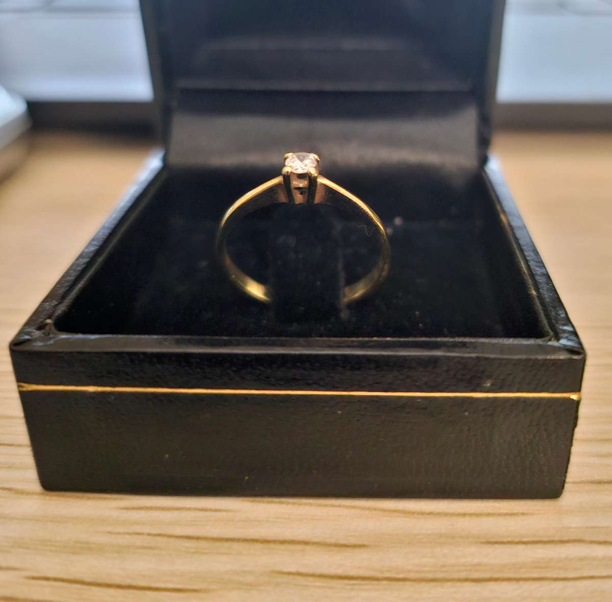 Dainty 9ct Gold Diamond Ring