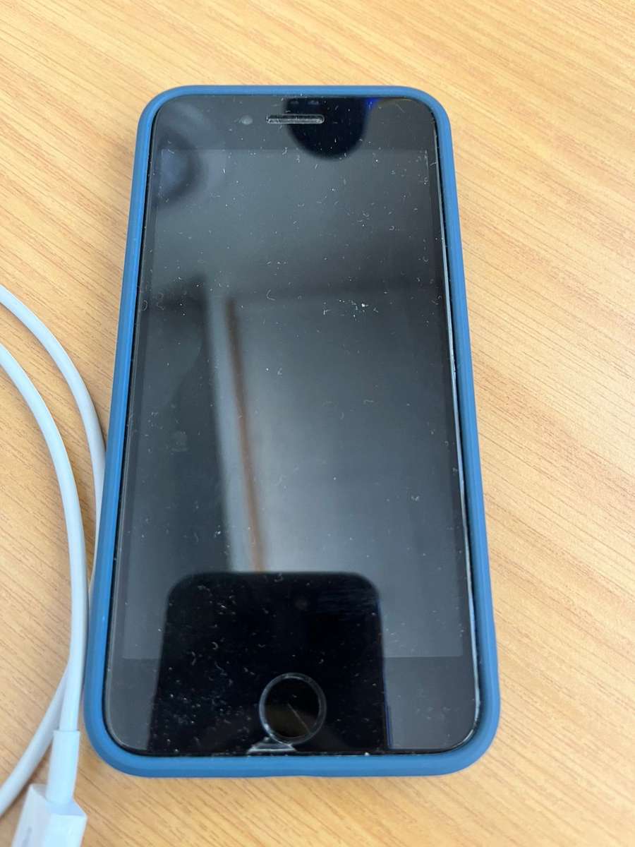 IPHONE SE (2nd Gen - very similar to iPhone 11) - Great deal!