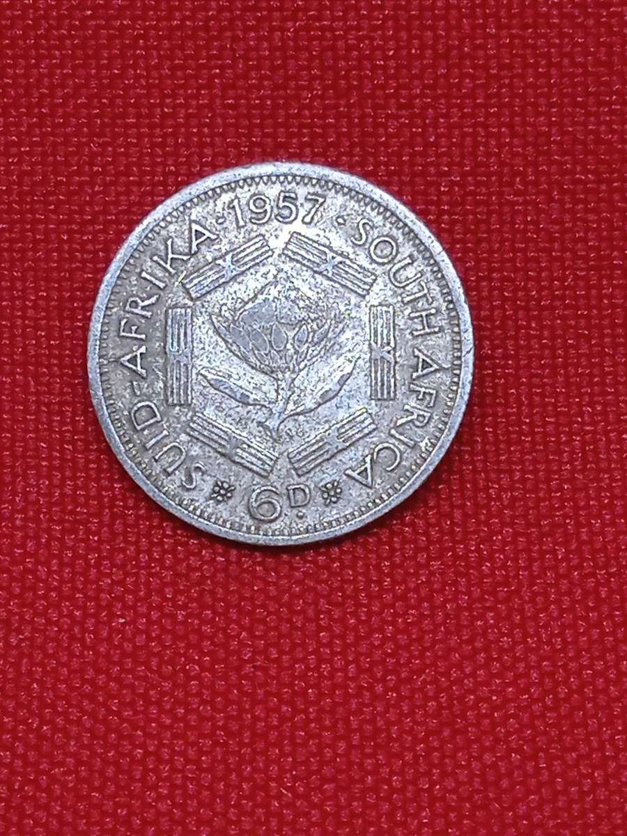 1957 SILVER SIXPENCE