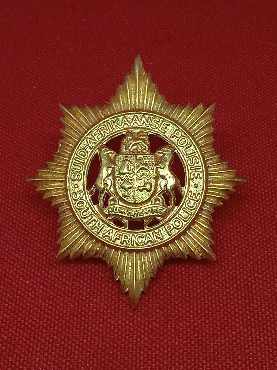 SOUTH AFRICAN POLICE BADGE