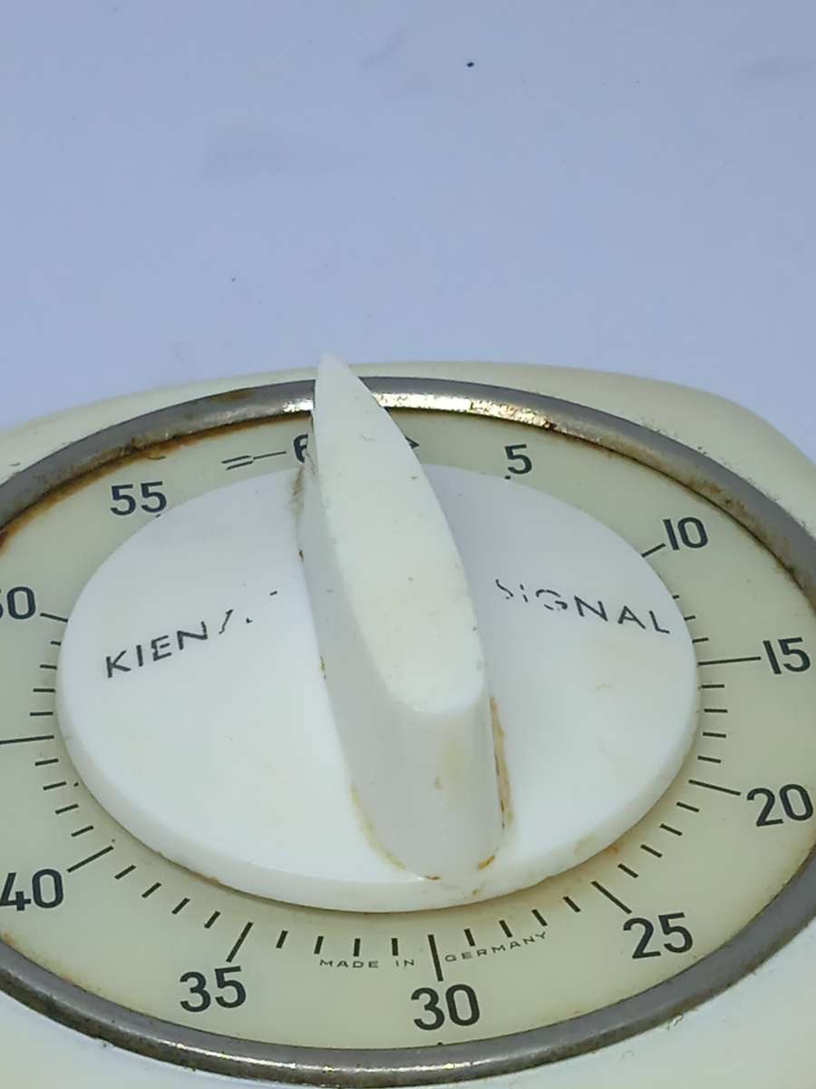 VINTAGE GERMAN KITCHEN TIMER