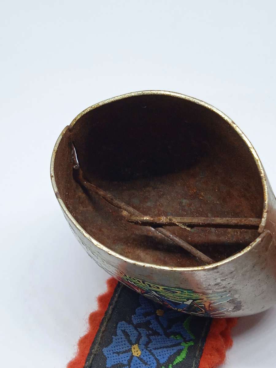VINTAGE DECORATIVE COW BELL