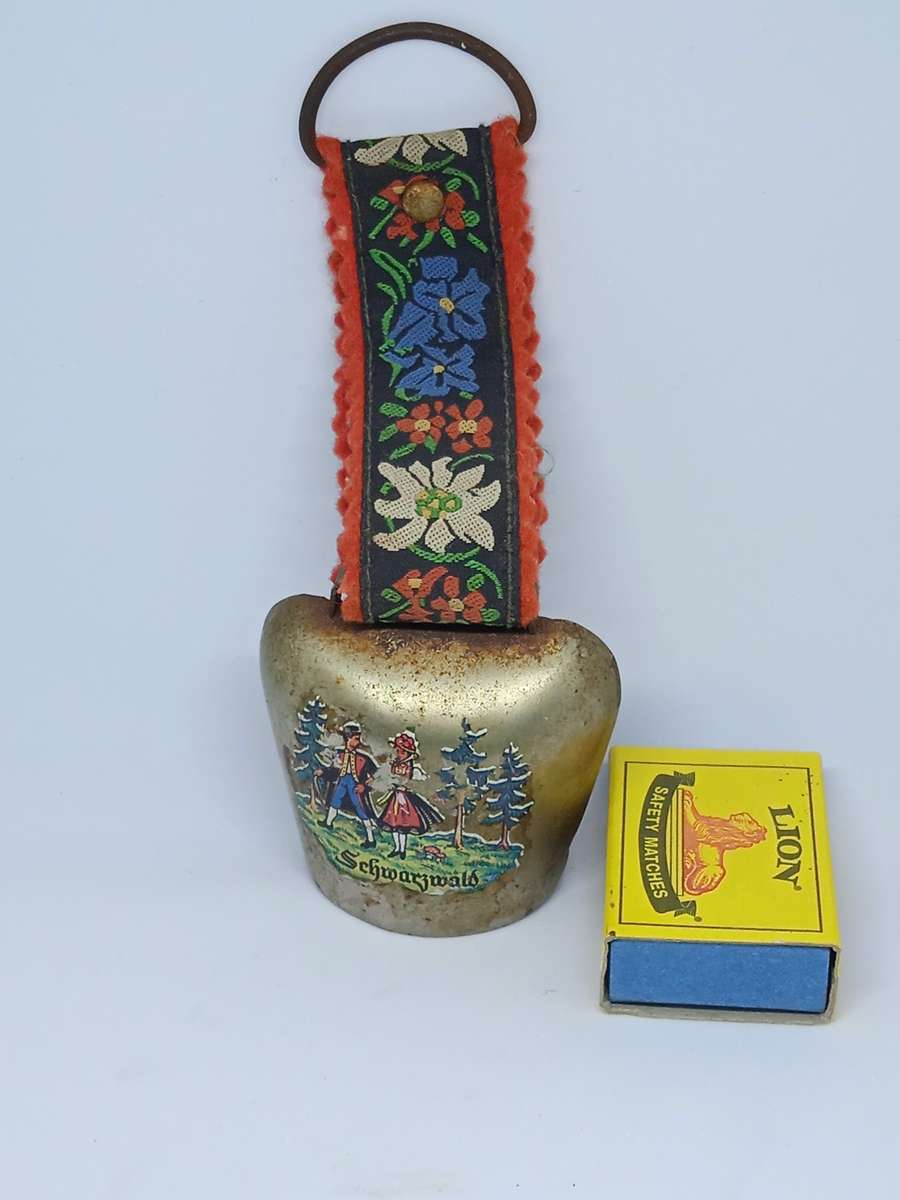 VINTAGE DECORATIVE COW BELL