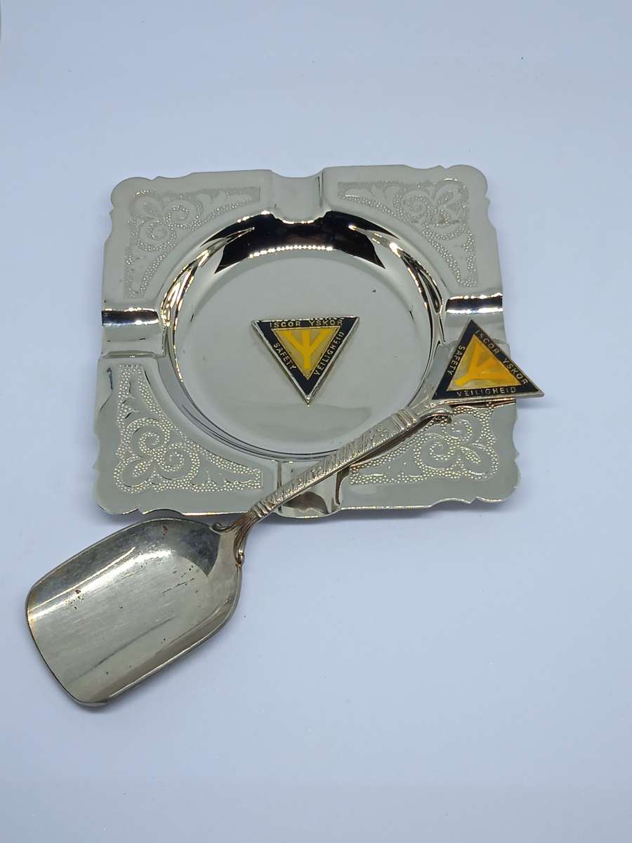 VINTAGE YSKOR COLLECTABLES