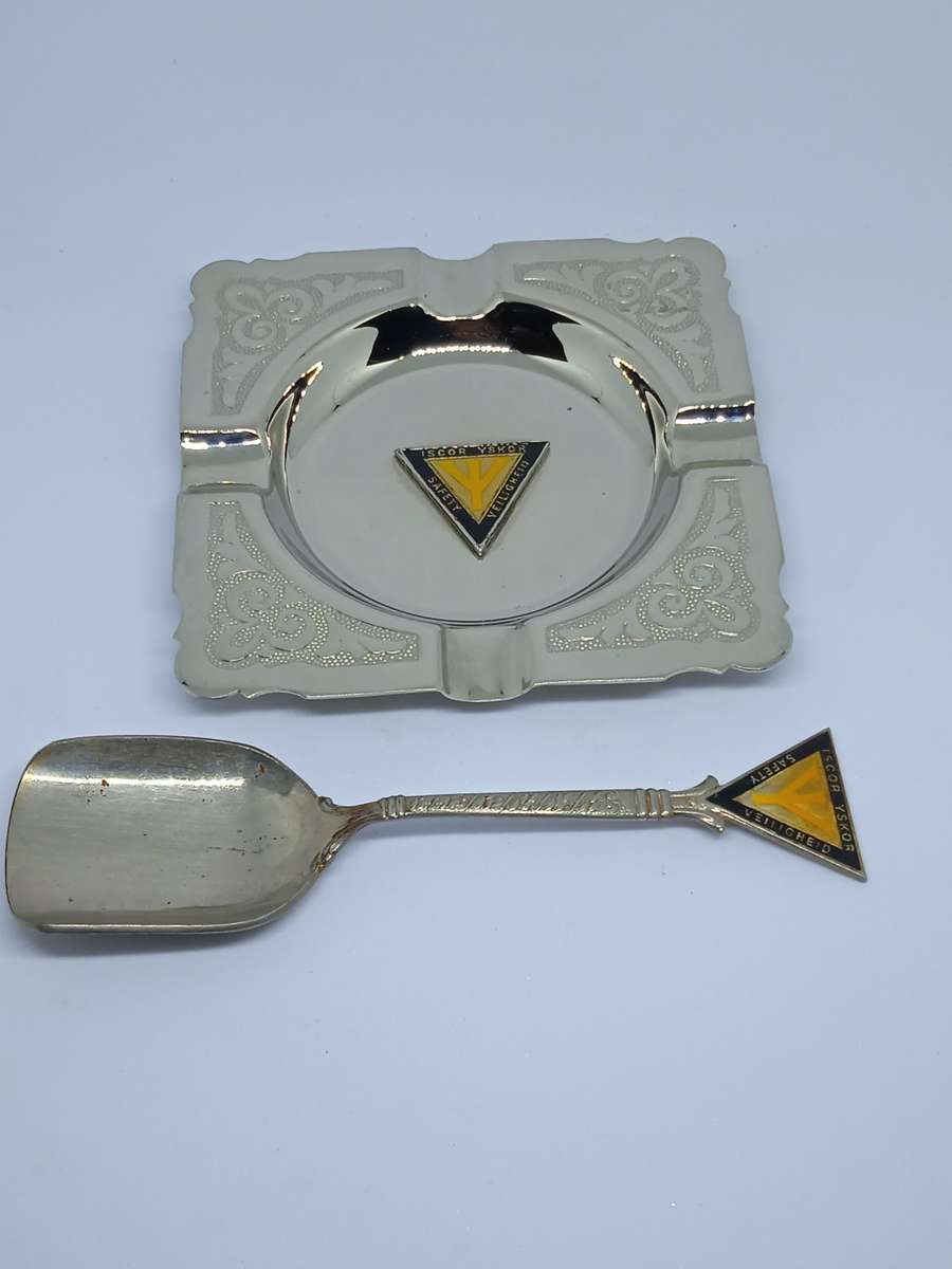 VINTAGE YSKOR COLLECTABLES