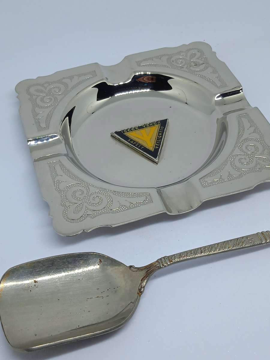 VINTAGE YSKOR COLLECTABLES